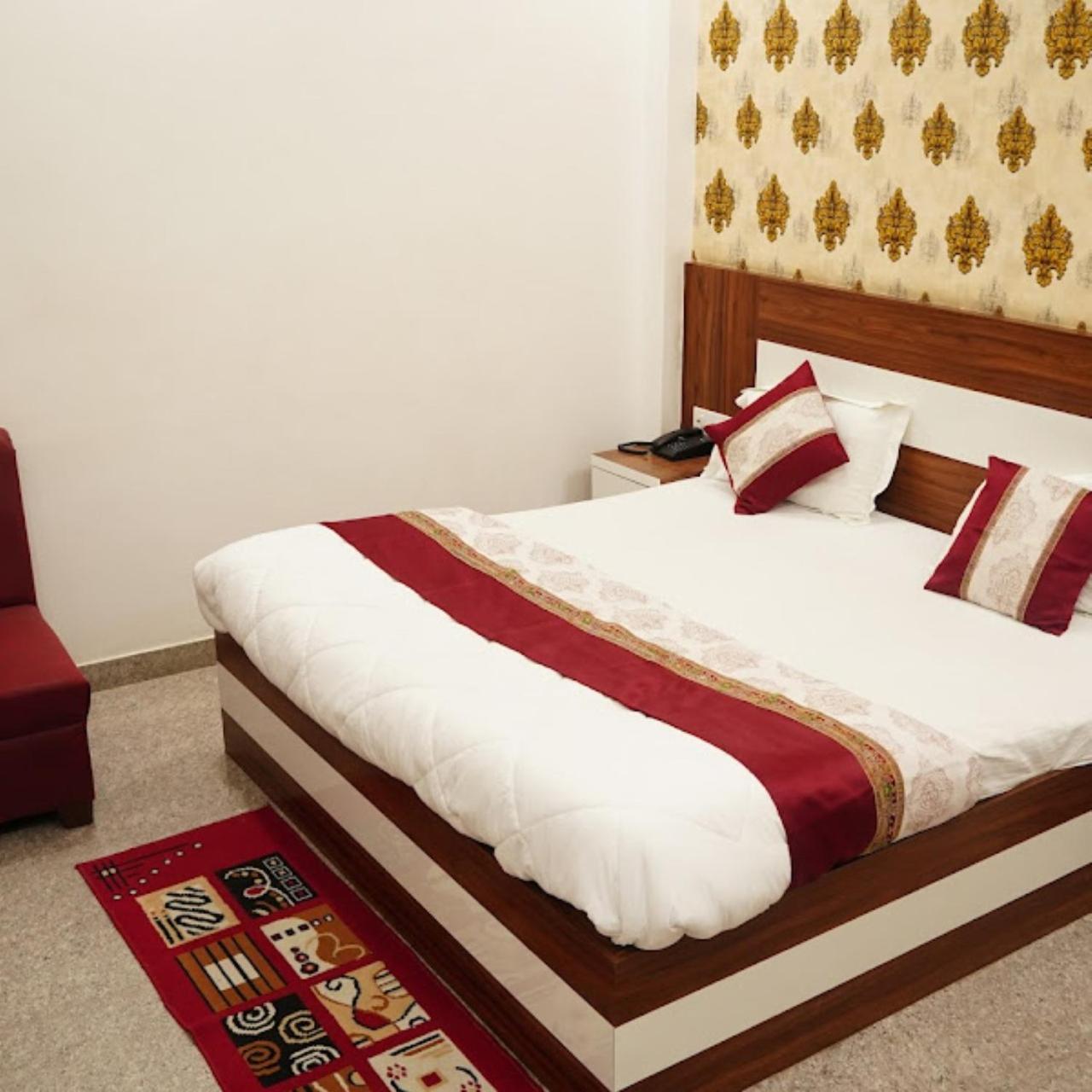 Hotel The Ramay Palace Ayodhya Extérieur photo